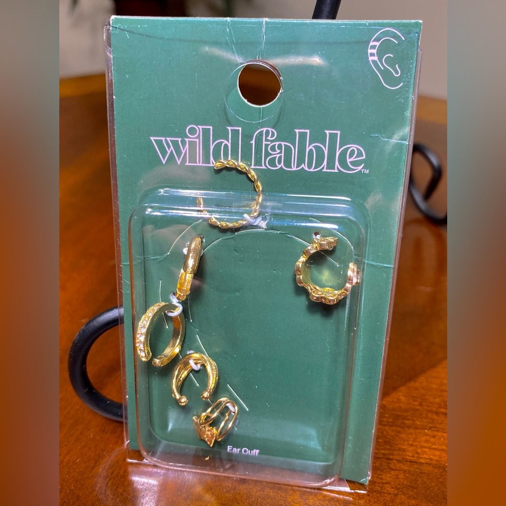 Ear Cuffs Golden Tone Wild Fable Hoop Nickel Free Costume
Jewelry Hoops